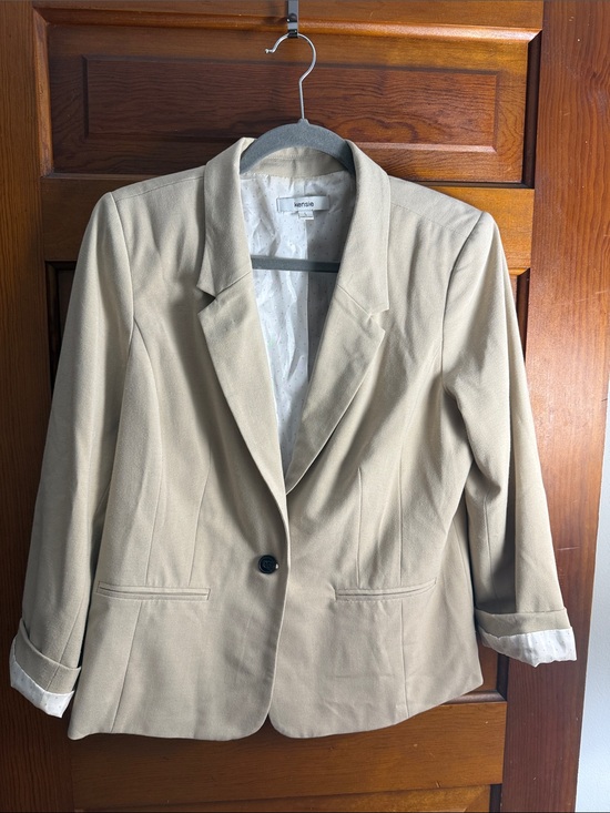 Kensie Jackets & Blazers - kensie Tan Single-Button Tailored Blazer